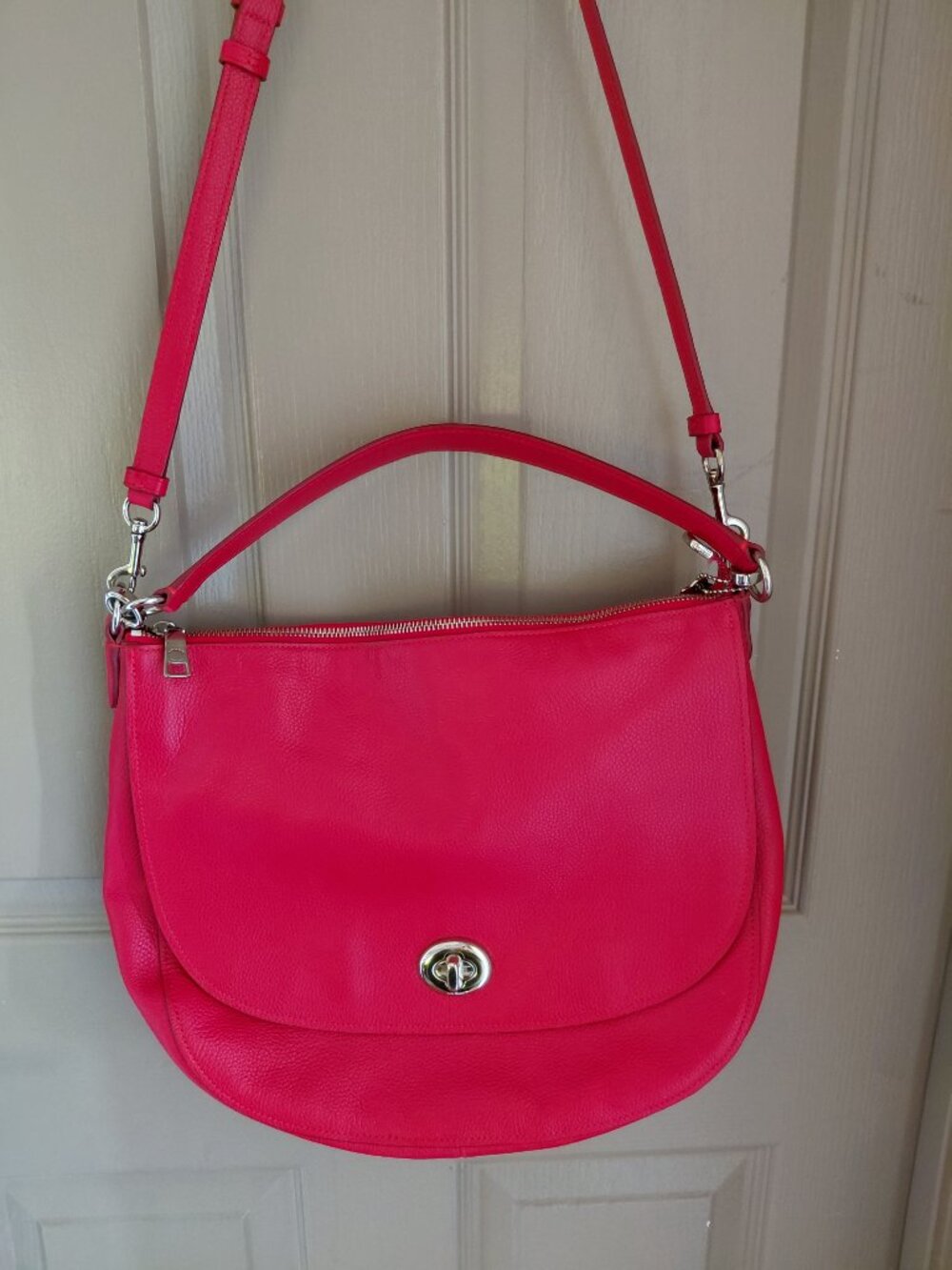 Coach Red Leather Shoulder Bag - Picture 3 of 8